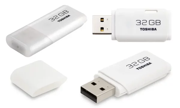 CLE USB TOSHIBA 32 GO BLANC V3